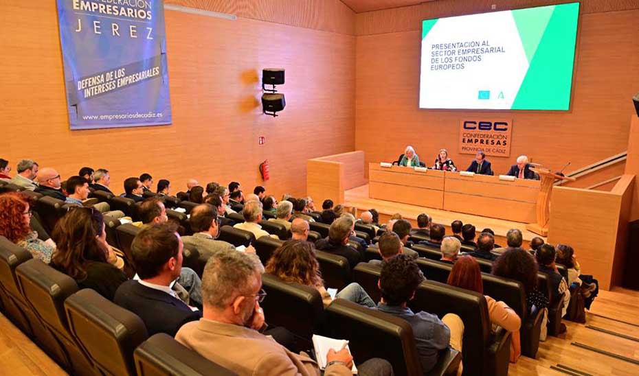 Carolina España anuncia a los empresarios ayudas frente a la subida de los costes energéticos